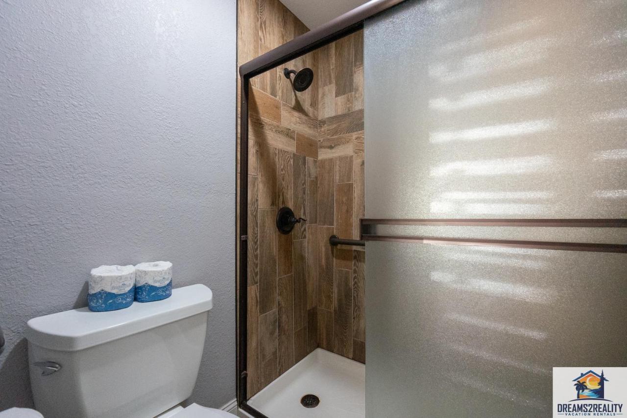 Hébergement de vacances 2br Walk-in - Near The 76 Strip - Pool - Free Tickets Included - Cla-8 *